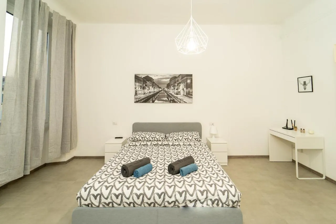 Luxury Apartment Front Navigli Milan