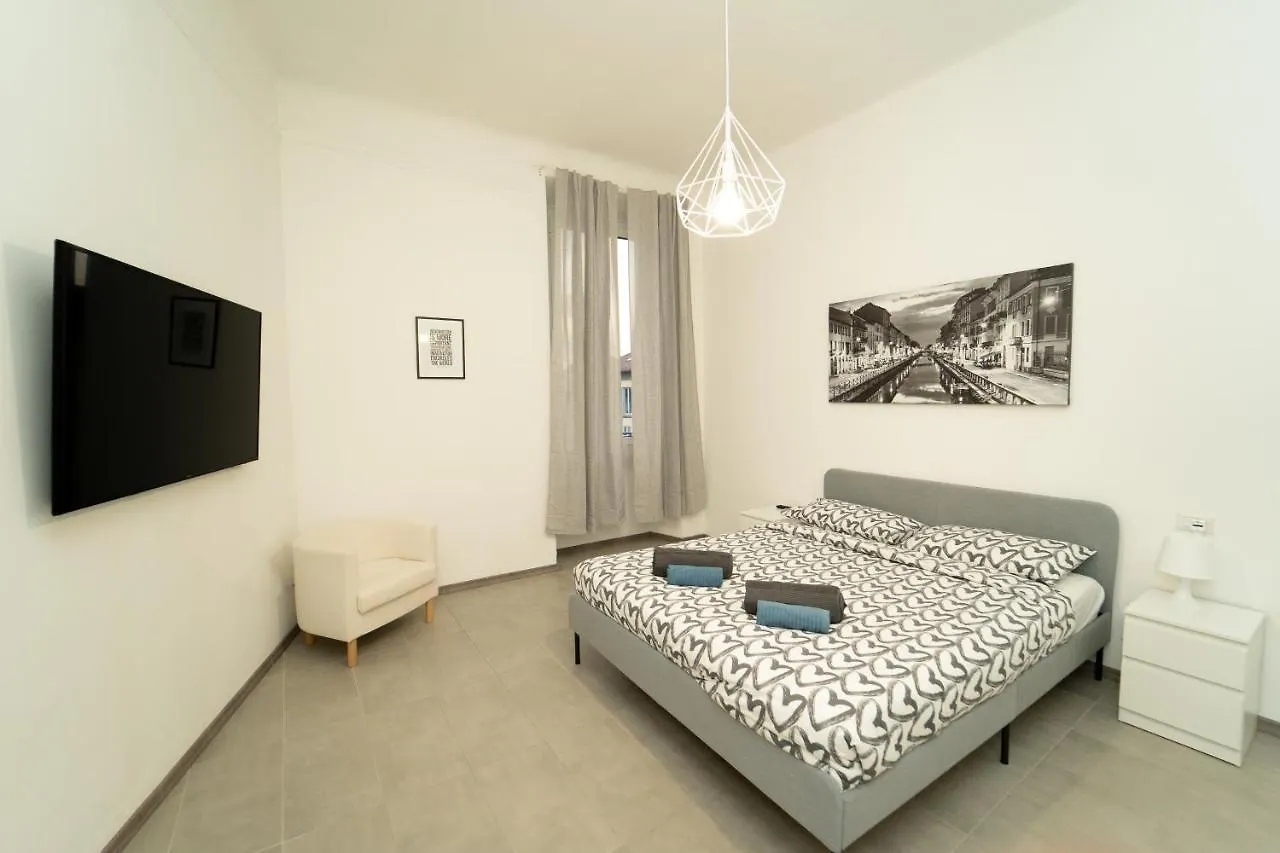 Luxury Apartment Front Navigli Milan
